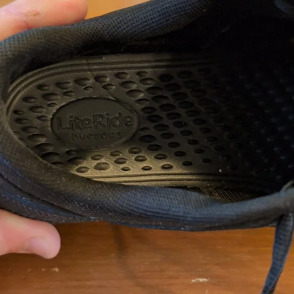 Crocs, non slip work shoes - Picture 5 of 5